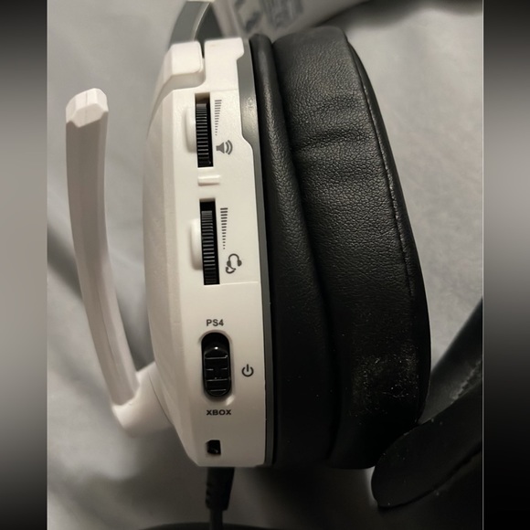Turtle Beach Recon 200 White Headset - Picture 2 of 6